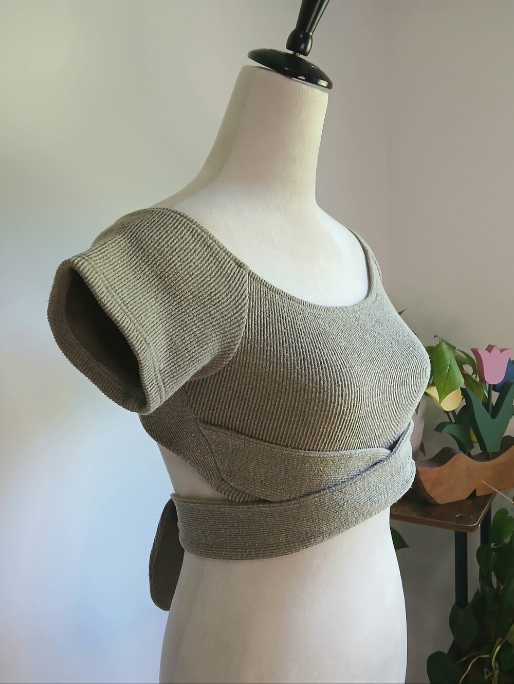 Sabo Skirt- Cropped-Criss Cross Tie-Short Sleeves-Green-Size Small